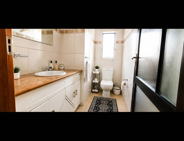 6 BEDROOM HOUSE FOR SALE IN SUNWARD PARK